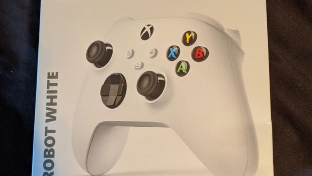 White Xbox controller packaging leaked, hints at Xbox Series s release