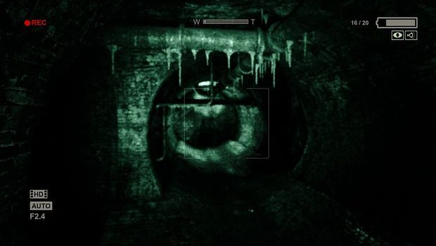 Outlast speedrunner beats it blindfolded