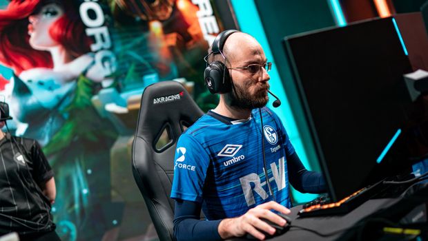 Forg1ven steps down from Schalke 04 roster
