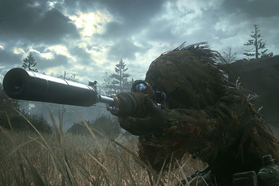 Picture of a soldier in ghillie suit from Call of Duty