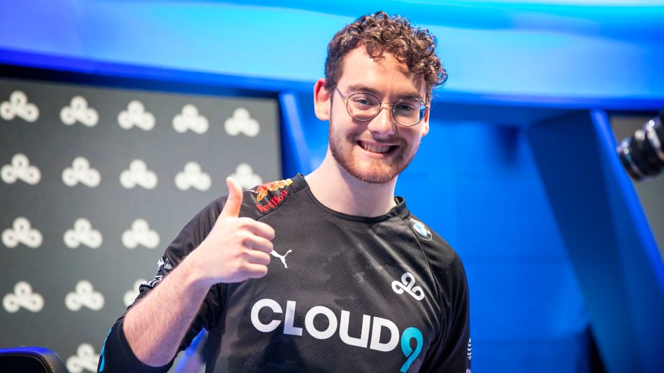 League of Legends pro player Vulcan on stage