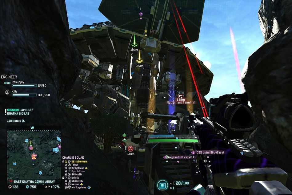 Planetside 2 - Note how incoming fire is quite visible, but the map is zoomed out too far to be of any real help