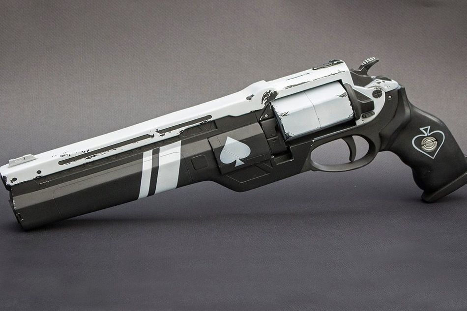 Picture of Ace of Spades, the exotic revolver from Destiny 2