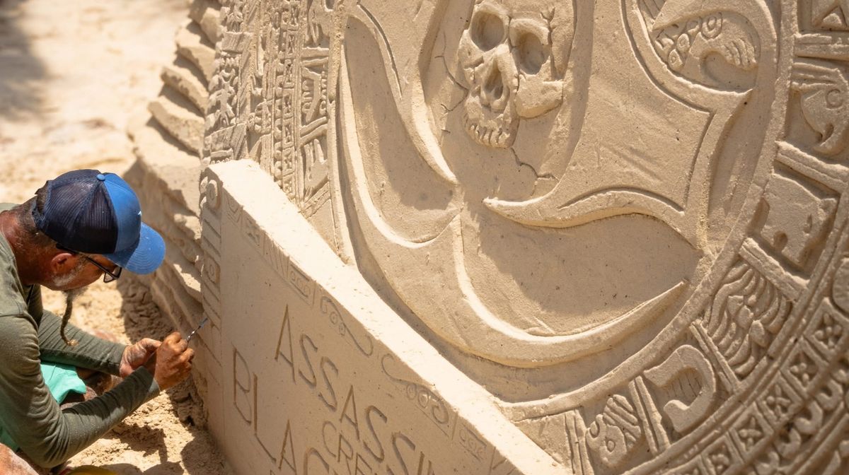 Ubisoft commissioned a massive AC Black Flag Resynced sand sculpture on a Mexican beach